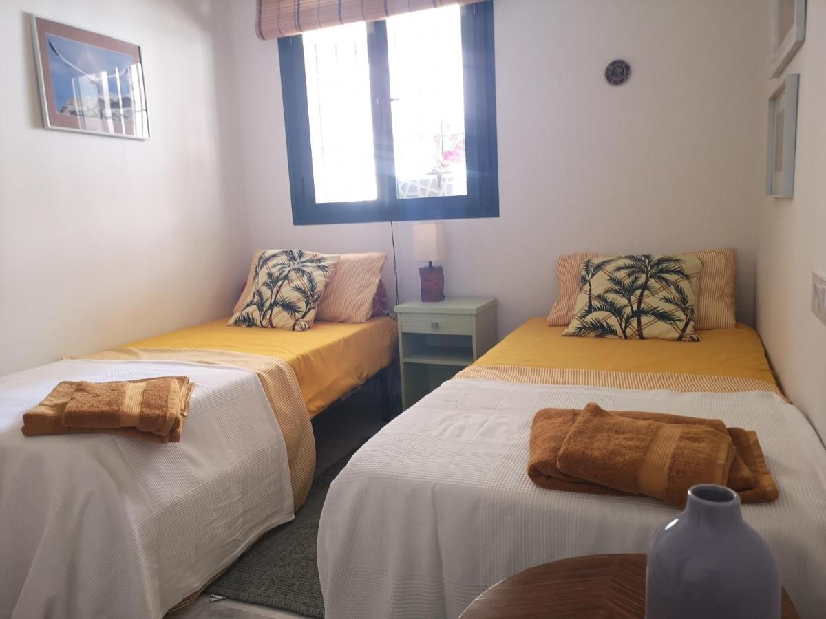 פואנגירולה Apartamento Las Brisas מראה חיצוני תמונה